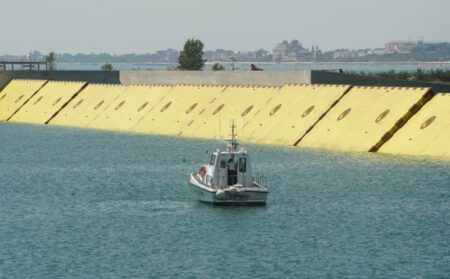 Venezia, anticipata la levata del Mose – Le preoccupazioni della Venezia Port Community